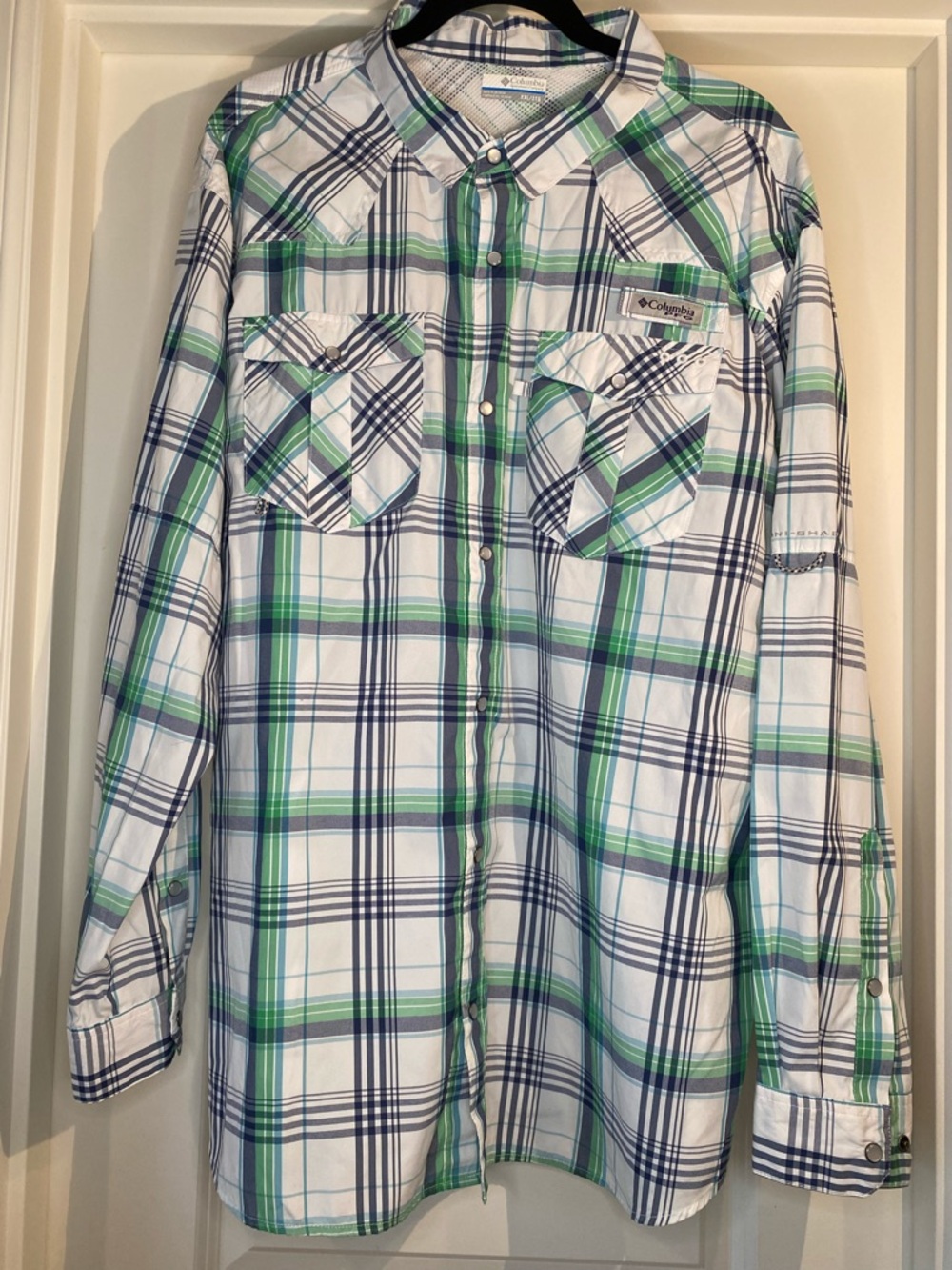 Columbia White, Green & Blue Plaid Long-Sleeve Button-Down Shirt